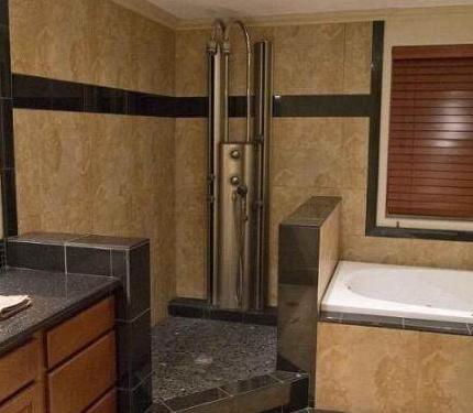 |卫生间不要做淋浴房了，回家用砖砌矮墙，网友：耐用又省钱！