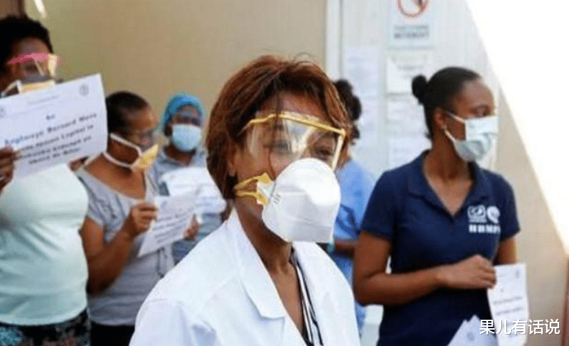 【美国】截止5月13日，美国医疗系统彻底崩溃，大批量医护人员辞职