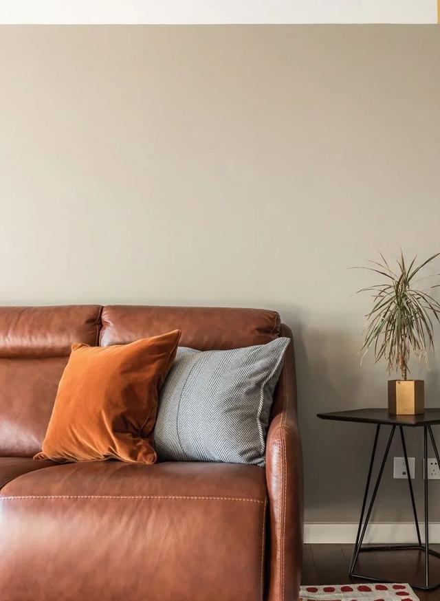 「」60㎡简约温馨风格小户型装修，客餐厅背景墙活力四射！