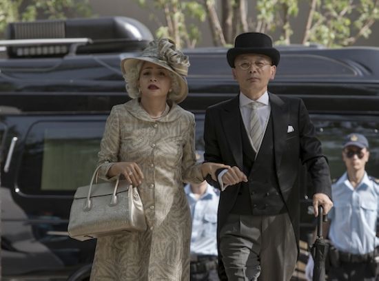 「冯小刚」冯小刚将华谊3%股票变现2个亿，张国立被坑后走穴还钱，2020年华谊断崖了！