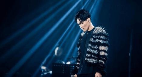 |演唱会足足迟到“2小时”之久，忘词还要耍大牌，现终于“凉凉”了！