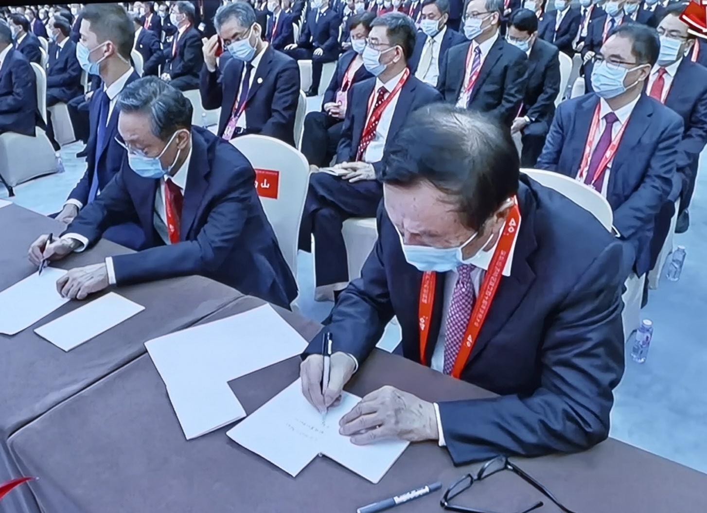 任正非|说到谋略！柳传志和王石绑到一块！也比不上任正非？