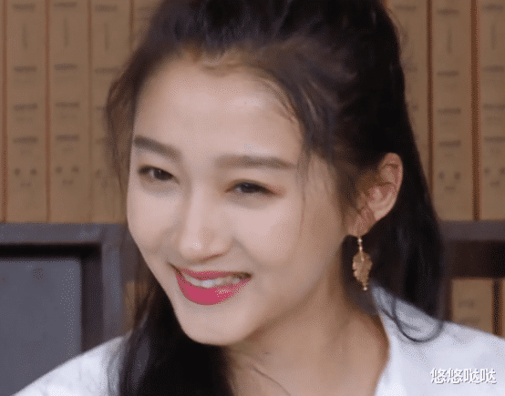 「奔跑吧兄弟」跑男史上最被冷落的两位嘉宾，不仅没有自我介绍，全程都站在最边上！