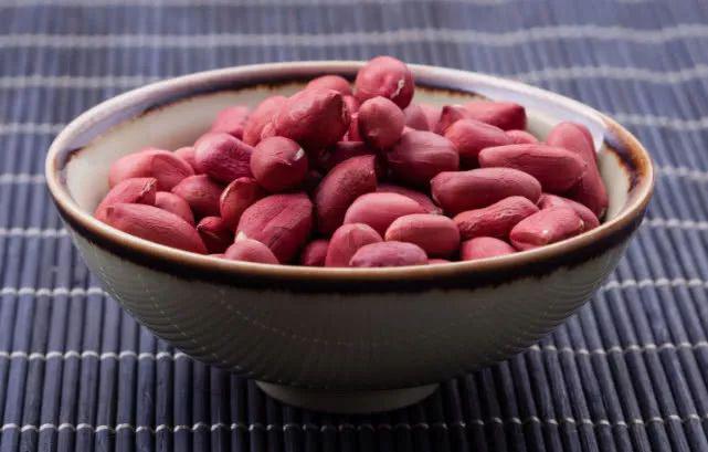 花生@花生和它一起吃，比“阿司匹林”都管用，清洁血管，预防脑血栓！