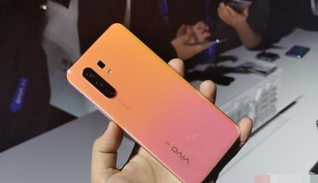 最值得推荐的5G手机排名：华为第三，小米第二，第一实至名归