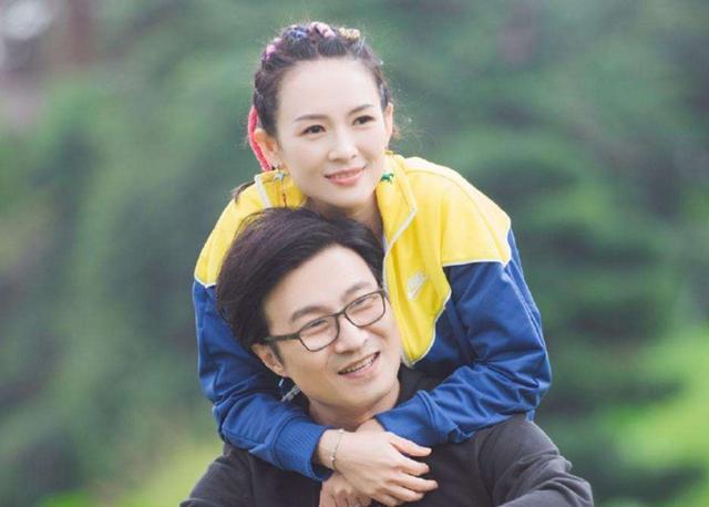 章子怡|汪峰章子怡举家出游！3个孩子全出镜，突遇“车祸”乱阵脚！