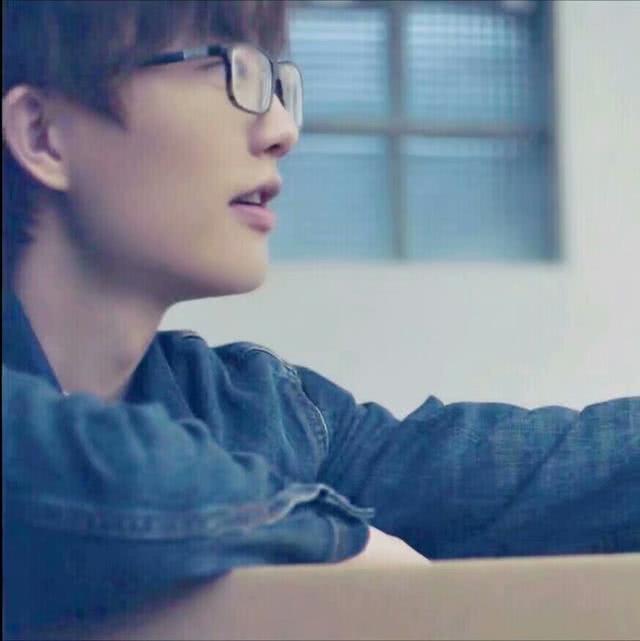 演唱会▲歌圈里唯一不混娱乐圈的男歌手，演唱会从不宣传，十分低调