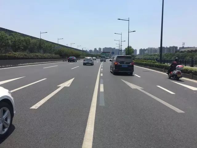 开封网|开封这94处路口注意!专拍压线……