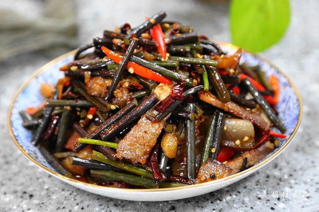 [腊肉]这种食物是“催老剂”，厨师从不让家属吃，劝你再想吃也要忍住