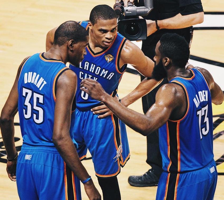 雷霆队■很多人都知道雷霆三少，但当年其实是五少！这两人同样是功不可没