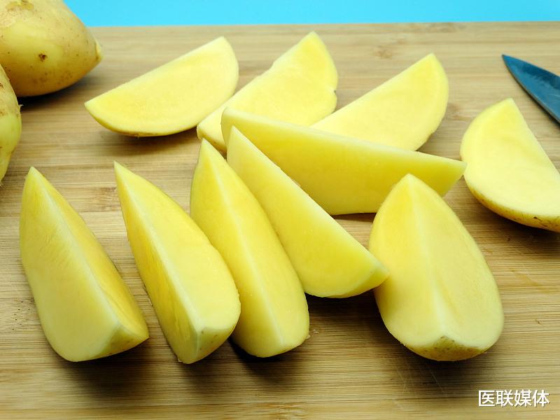 血糖|血糖高不能吃什么菜？这3种蔬菜再喜欢，也请管住嘴