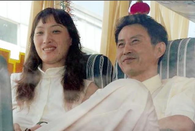 『陈忠和』女排功勋主帅陈忠和，62岁享受退休生活，女儿成家，儿子大学毕业