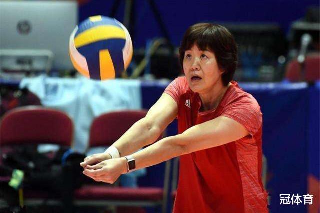 「朱婷」郎平曾给18岁朱婷泼冷水，5年后又狠批女排小将，再造巨星？