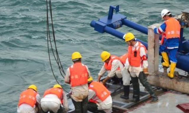 |中国发生了什么大事?8000神兵连夜前去支援,外媒:震撼世界