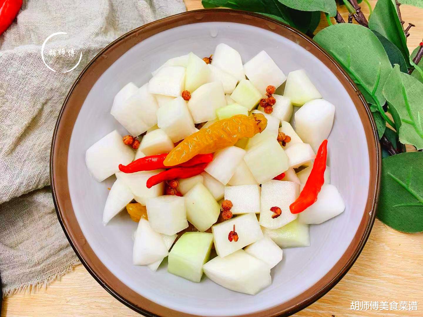 萝卜|泡萝卜时，很多人放错了“水”！难怪萝卜不香不脆，而且还长白霉