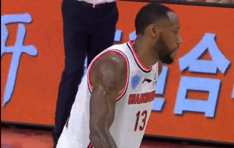 广东男篮▲广东队23分大胜！21分钟18+10，阿联提前9分钟打卡：全华班太爽了！