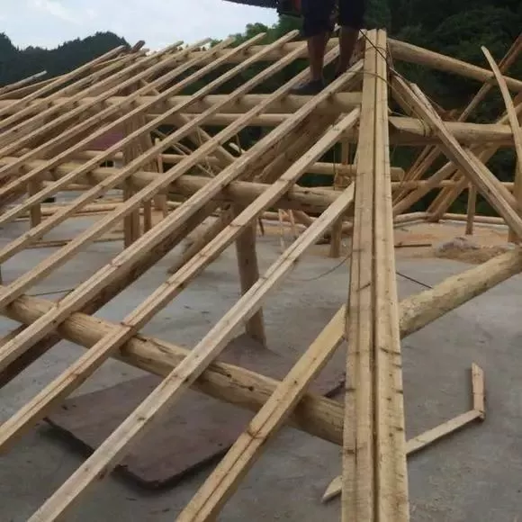 「」实拍丨外地农民工回乡盖自建房，三层主体不到40万全搞定