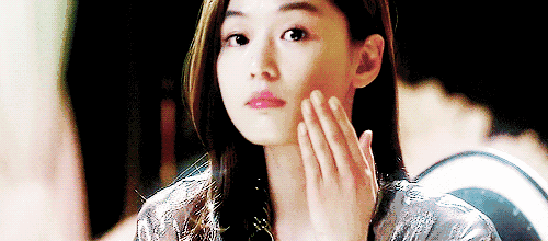 穿衣搭配|精华液直接往脸上涂？难怪那么贵还没效果！涂精华要注意这三点