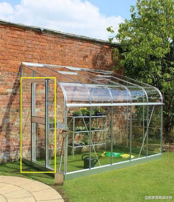 违章建筑：我就不信这也算违建，院里盖玻璃花房，四周通风只用来养花，物业管不着