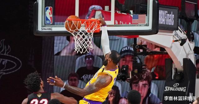 嘉华|狂轰28+12+8，詹皇刷爆5大神迹，凶狠犯规+争议吹罚挡不住他