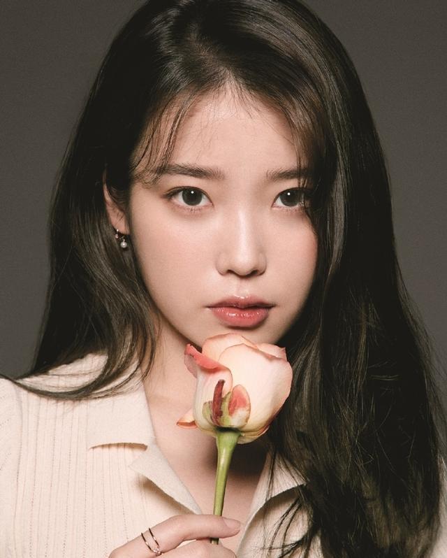 『iu』期待IU5.6单曲eight~期待合作，榜单预定，好奇柾国会见到IU吗~