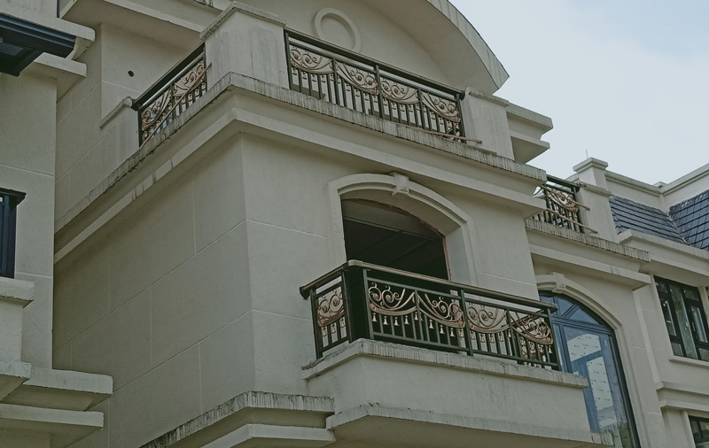 ：铝艺护栏，成为家里一道安全靓丽的风景线