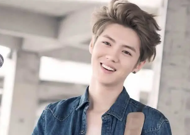 流量小生■从前是四大流量小生，现全过气，两个沦落演网剧，两个无戏可拍