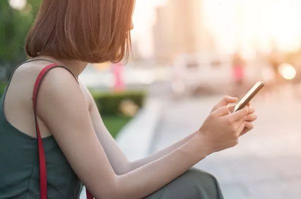 海南禁毒|走路都没法走！深夜，浙江19岁女孩被男友带到医院，说出了一个秘密……