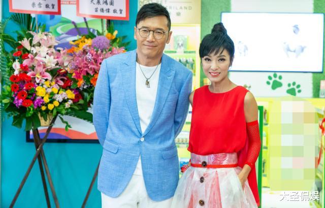 米雪|香港娱乐圈最强姐妹花：成龙苦追姐姐八年，张国荣是妹妹初恋