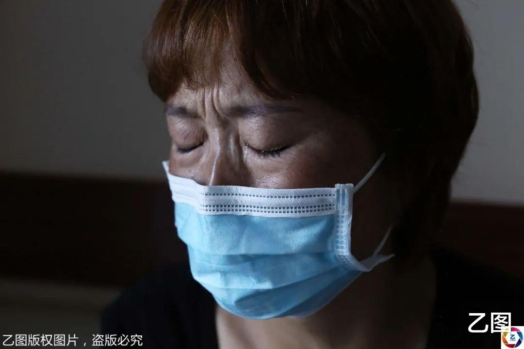 乙图|贵州7岁男孩一场病后眼睛上长了个“怪物”，每天喊痛，爸妈心碎