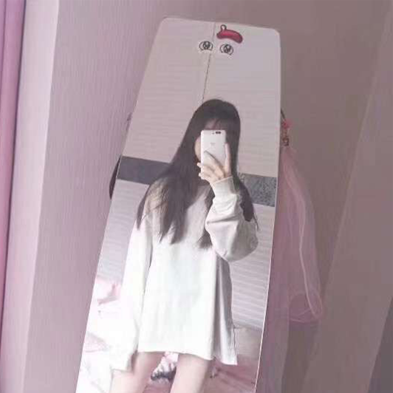 |1800天的零零后玩家，大厅CP恋爱一年半，女友第一次发来2张照片，慌了