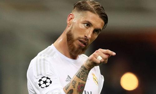 皇家马德里|对比巴萨的“千疮百孔”，为何卖了C罗的皇马依然这么强？