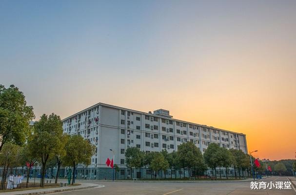 「武汉东湖学院」武汉最“尴尬”的1所大学,校名与校址严重不符,好在名气足够大