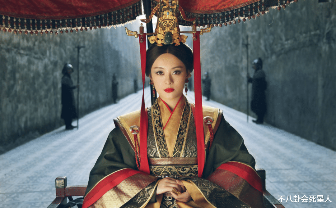 唐嫣|唐嫣演技十年如一日，在85花里吊车尾，但她不用演戏照样挣大钱