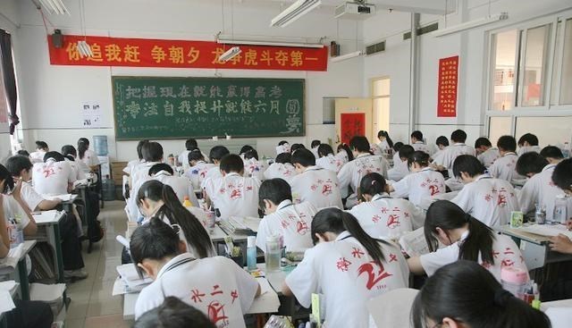 高考|去年提前15分钟交卷,称“题目太简单”的男孩,1年过去他咋样了