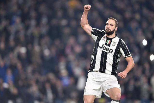 冈萨洛·伊瓜因■河床难以支付伊瓜因转会费，欲用天才小将进行球员交换