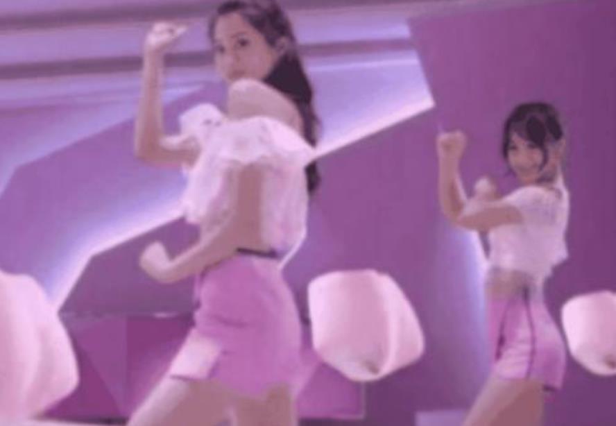 「关晓彤」当年关晓彤拍摄“卫生棉”广告, 未P图照曝光， 网友 鹿晗原来好这口!