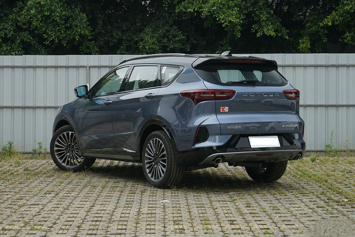 「房车」顶配不足13万，车宽1米9，1.6T有197马力，这SUV好像比瑞虎8划算