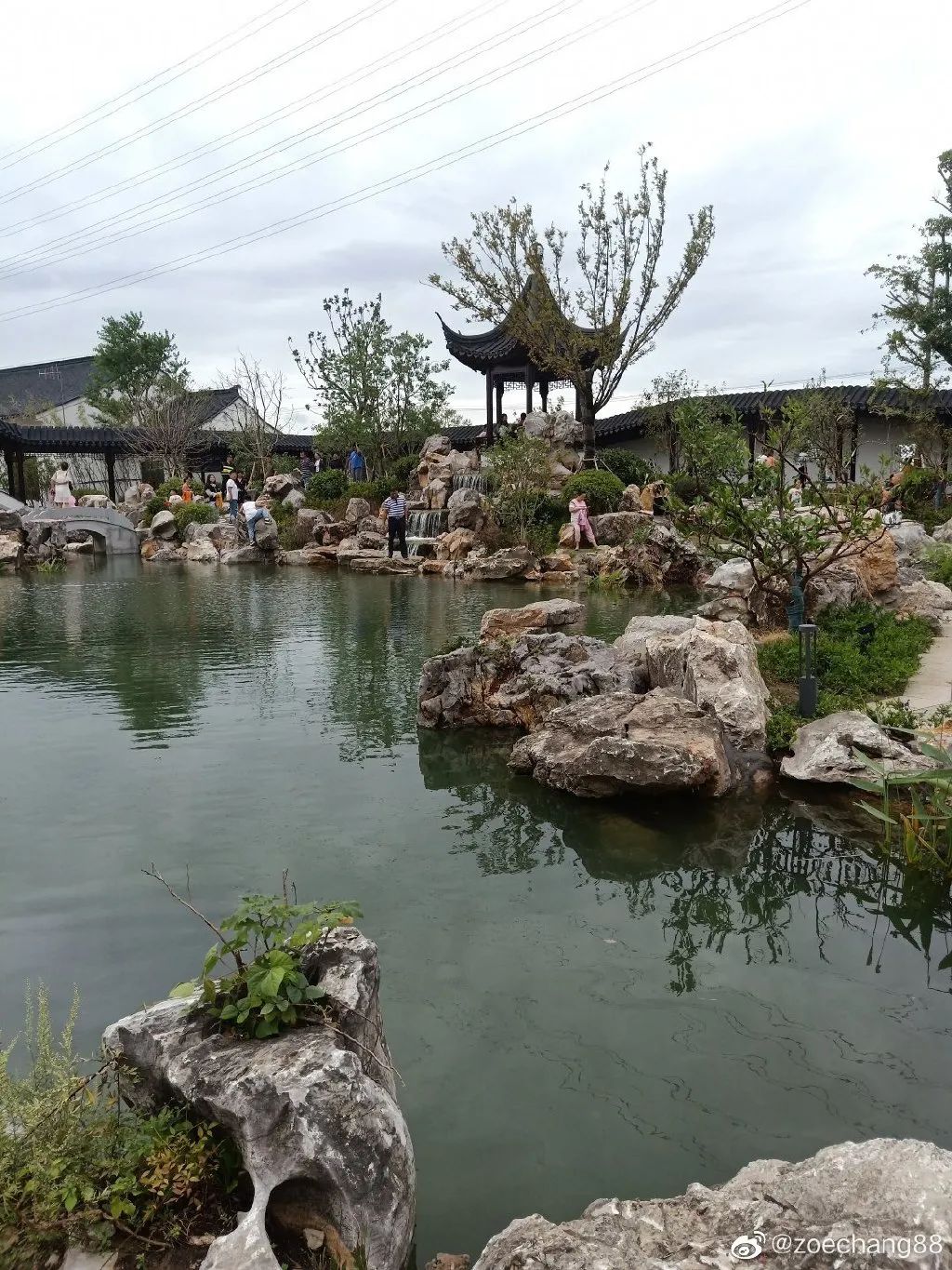 河北交通广播|【992 | 热点】多家高速服务区冲上热搜！网友：看傻眼了！