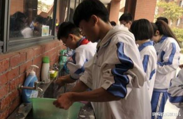 中小学|一位寄宿生妈妈的哭诉：如果能重来，无论如何也不让孩子住校