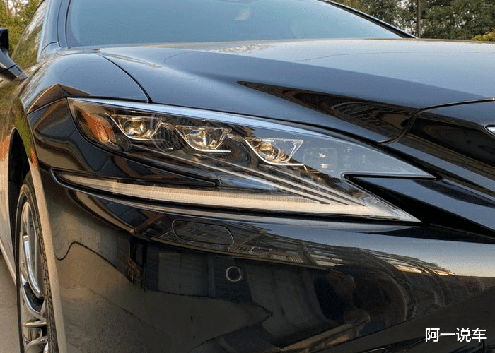 雷克萨斯LS@108万入手雷克萨斯LS，赠送了一束花，车主笑称正好送给老婆