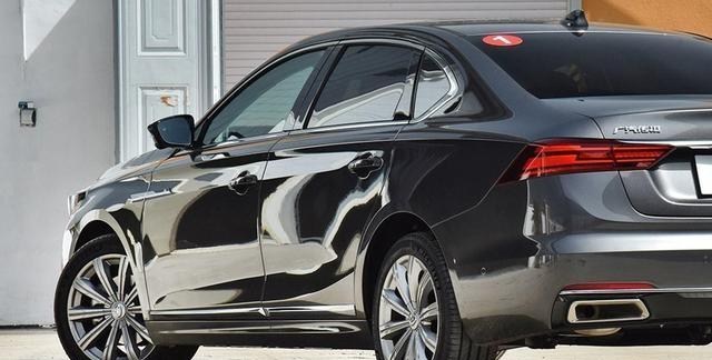 轿车@国产又一“实力王”，高速静如高铁，满油830km，坐享A6L的舒适