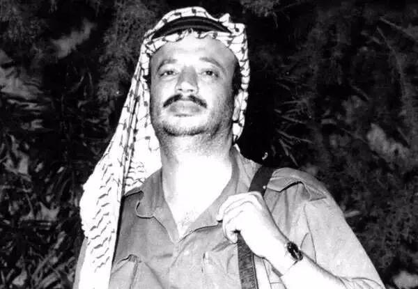 黄飞鸿:29张名人的罕见老照片,这才是真正的黄飞鸿跟真正的十三姨?