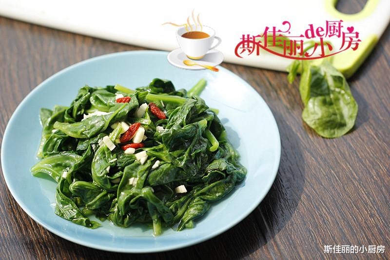 健脾▲便秘最怕这菜,隔天吃1次补钙质排出黑宿便,肚子平了腰变细了