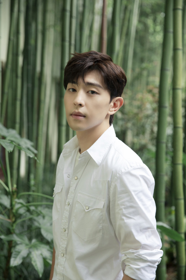 邓伦|《密逃》邓伦胆小把队友关在电梯外面，其团队联系节目组重新剪辑