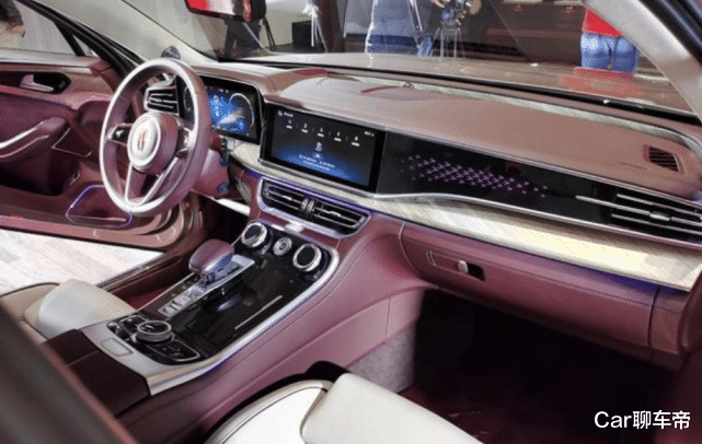 【红旗】首次见到红旗H9实车,造型真心霸气,最低3.0T V6缸,比5系高级
