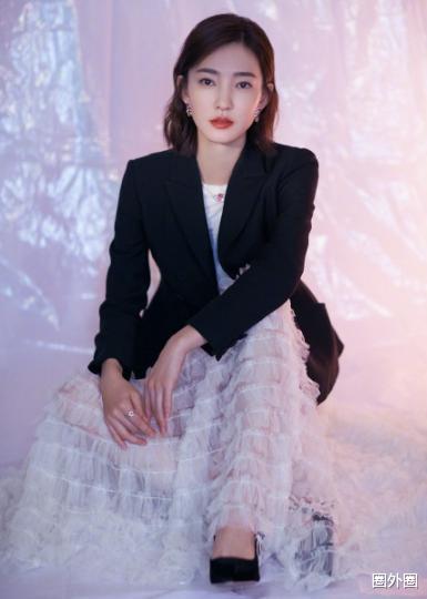 「王丽坤」演员还是少参加真人秀吧，人设崩得太快，王丽坤后悔了吗？