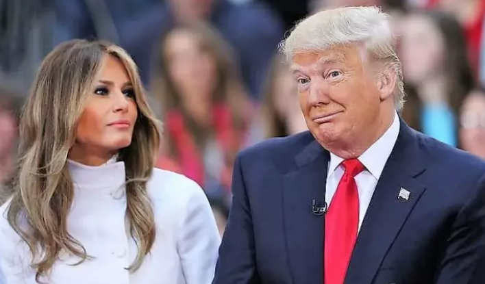 [特朗普]?为什么特朗普的眼袋是白色的？