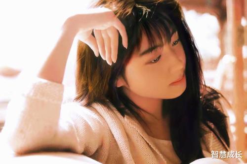 柯南|人美歌更美，还为“柯南”唱过主题曲的她，却因癌症英年早逝