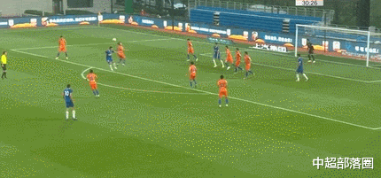 山东鲁能|鲁能昨晚首发的最大错误:24岁新星送出业余传球后,李霄鹏都笑了